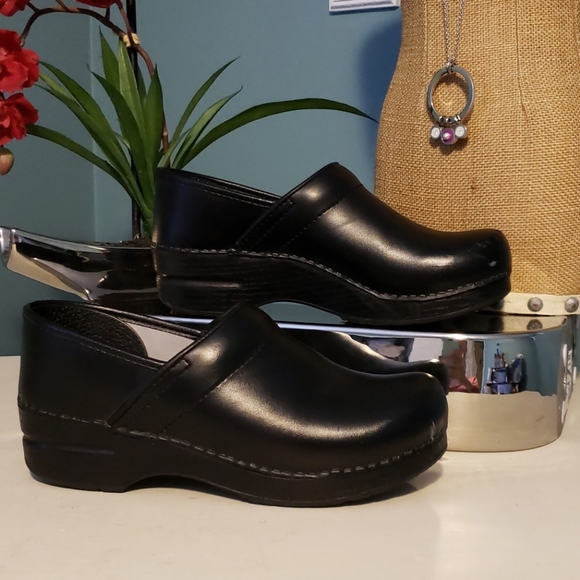 Dansko Shoes - DANSKO Leather Clogs